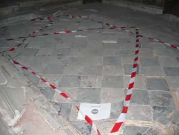 Chapelle de l'vque, le mur gauche et l'entre des toilettes